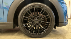 MINI Hatchback 2.0 Cooper S Exclusive 3dr Auto Petrol Hatchback